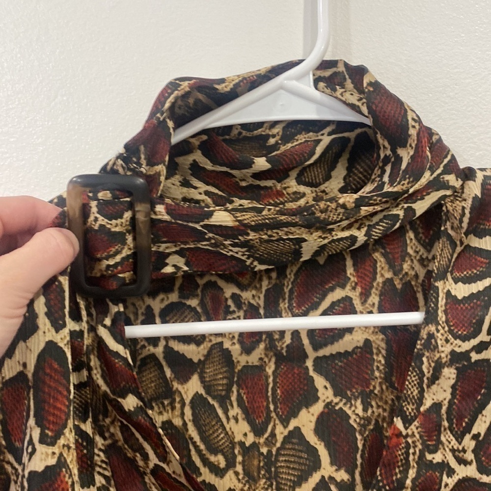 ZARA Animal Print Flowy V-Neck with Neck Tie - Picture 8 of 15